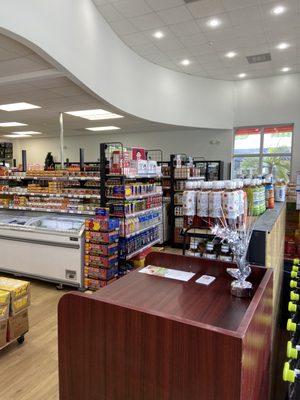 Hanna & Tiger's Asian Mart 小卖部 by null