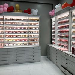 Luxx Nail Lounge