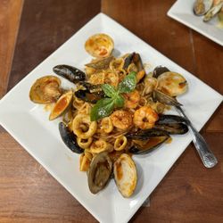 Çakor Restaurant - Linguini Seafood (Red Souce)