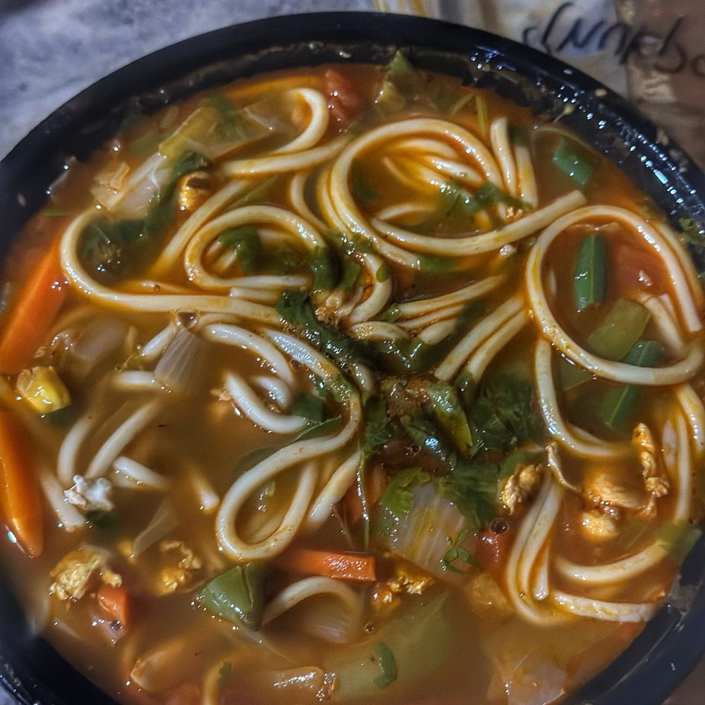 Curries and Momos - Chicken Thukpa Soup - Food Trucks Near Me - Pflugerville, Texas