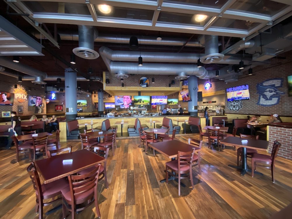 ZIPPS SPORTS GRILL 73 Photos & 109 Reviews 3110 N Central Ave