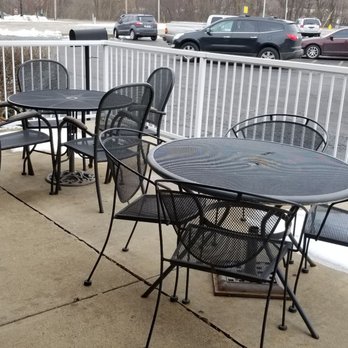 Lallos Bar & Grill - Outdoor seating - Mexican Near Me - Channahon, Illinois
