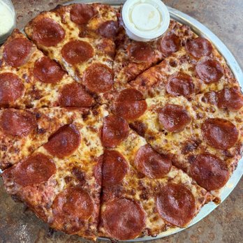 Rusty's Pizza Parlor - Pepperoni pizza - Pizza Near Me - Santa Barbara, California Rusty's Pizza Parlor - Pepperoni pizza - Pizza Near Me - Santa Barbara, California