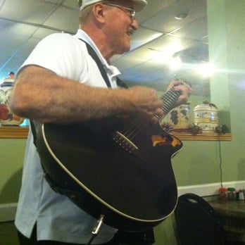 Anthony Jr'S Pizzeria - Good music - Italian Near Me - Coraopolis, Pennsylvania