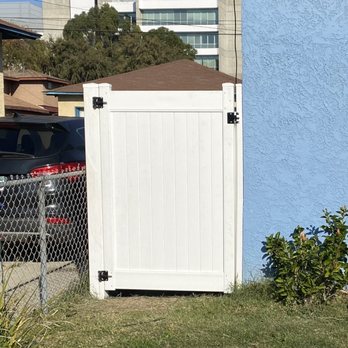 Lezzama Fence - Side gate - Fences & Gates Near Me Lezzama Fence - Side gate - Fences & Gates Near Me