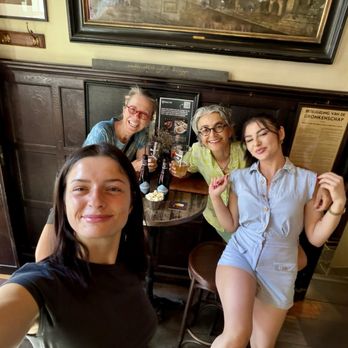 Café Vlissinghe - Oldest bar in Brugge drinking beer with great people - Pubs Near Me - Bruges, VWV Café Vlissinghe - Oldest bar in Brugge drinking beer with great people - Pubs Near Me - Bruges, VWV