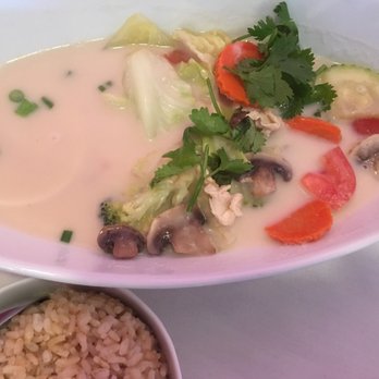 Bunn Thai Bistro - Thai Near Me - Grover Beach, California