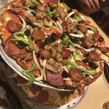 Round Table Pizza - King Arthur Supreme - Pizza Near Me - Honolulu, Hawaii