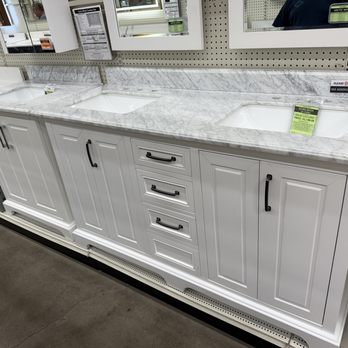 Builders Surplus Kitchen & Bath Cabinets - Kitchen & Bath Near Me - Santa Ana, California