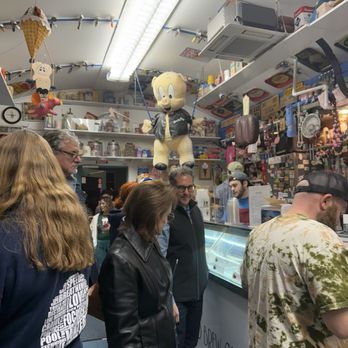 OINK’S ICE CREAM AND YOGURT - TEMP. CLOSED - Updated January 2026 - 222 ...