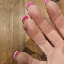 Lake Nail & Spa - Peeling under my nails