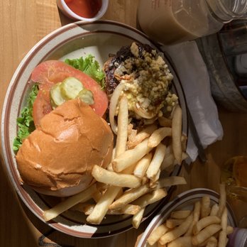 Julian Cafe - Julian Apple Burger now this was pretty tasty a must try - Bakeries Near Me - Julian, California