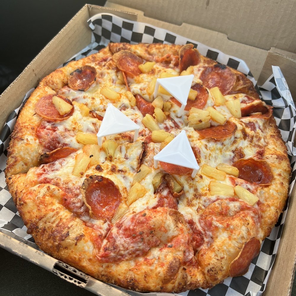 Pizza Pizazz - Pepperoni, pineapple - Pizza Near Me - Lakewood, Washington Pizza Pizazz - Pepperoni, pineapple - Pizza Near Me - Lakewood, Washington