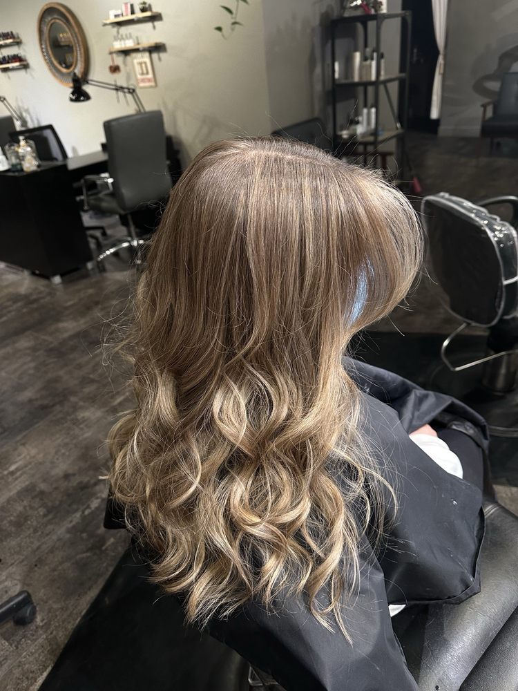 Capelli Salon and Spa Image