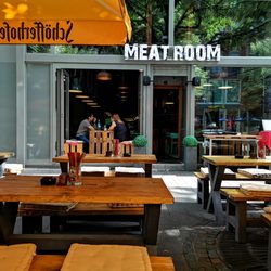 Meat Room - Außenbereich.