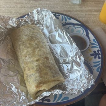 Delia's Restaurant - Breakfast burrito - Mexican Near Me - Los Angeles, California
