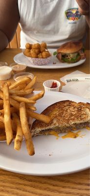 City Burger(206 Burger Madison) by null