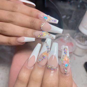 Ara Spa - Nail Salons Near Me - Davis, California