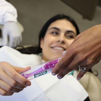 Justin Raanan, DDS MMSc Periodontist Beverly Hills - We educate our patient how to brush properly. PREVENTATIVE DENTISTRY - Periodontists Near Me - Beverly Hills, California Justin Raanan, DDS MMSc Periodontist Beverly Hills - We educate our patient how to brush properly. PREVENTATIVE DENTISTRY - Periodontists Near Me - Beverly Hills, California