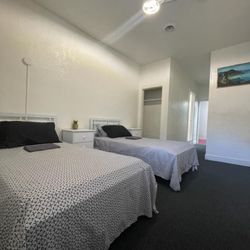 Hollywood Highland Hotel & Hostel - Twin Two Beds