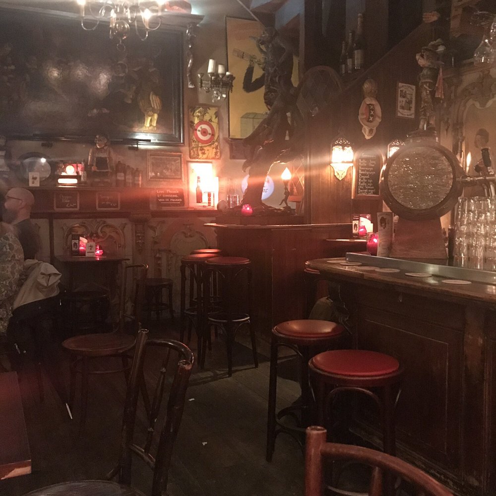 In 't Aepjen - Pubs Near Me - Amsterdam, New Hampshire