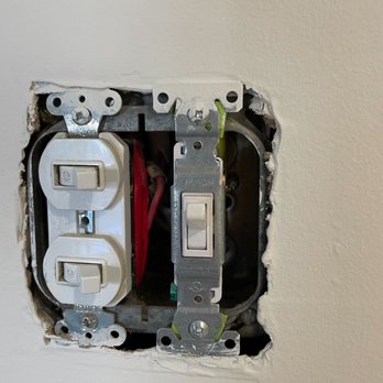 Zoom Electricians - Outlet/Switches services (GFCI outlets) - Electricians Near Me - Brea, California Zoom Electricians - Outlet/Switches services (GFCI outlets) - Electricians Near Me - Brea, California