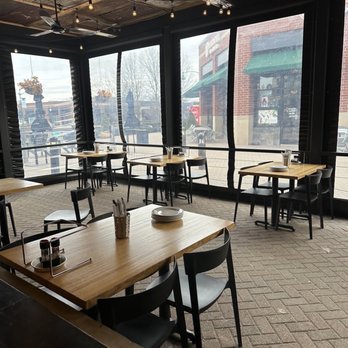 Pies & Pints - Dining area - Pizza Near Me - Carmel, Indiana Pies & Pints - Dining area - Pizza Near Me - Carmel, Indiana