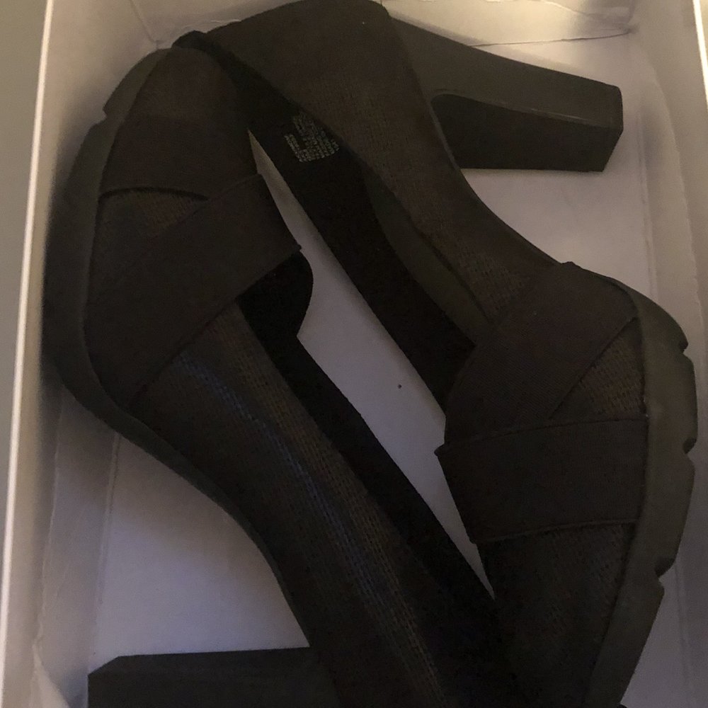 DSW Designer Shoe Warehouse - Black Dress Shoe - Shoe Stores Near Me - Midlothian, Virginia DSW Designer Shoe Warehouse - Black Dress Shoe - Shoe Stores Near Me - Midlothian, Virginia