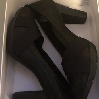 DSW Designer Shoe Warehouse - Black Dress Shoe - Shoe Stores Near Me - Midlothian, Virginia
