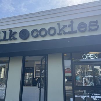 Milk & Cookies - Entrance - Ice Cream & Frozen Yogurt Near Me - Newport Beach, California Milk & Cookies - Entrance - Ice Cream & Frozen Yogurt Near Me - Newport Beach, California