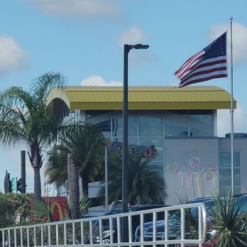 McDonald's - Worlds Largest McD's - Burgers Near Me - Orlando, Florida McDonald's - Worlds Largest McD's - Burgers Near Me - Orlando, Florida