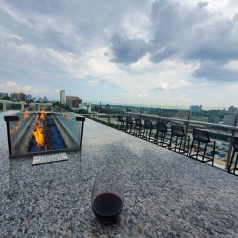 UPBAR - Open Deck Side, Pinot Noir - Meiomi - Bars Near Me - St. Louis, Missouri