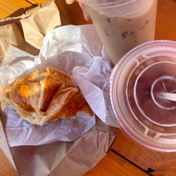 The Valley Bean - Coffee and croissant - Breakfast & Brunch Near Me - Uxbridge, Massachusetts The Valley Bean - Coffee and croissant - Breakfast & Brunch Near Me - Uxbridge, Massachusetts