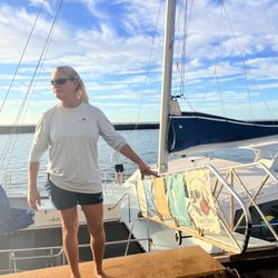 Holoholo Charters - Captain Kelly
