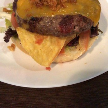 Capitan K10 - Sanchez burger - Sports Bars Near Me - Barcelona, B