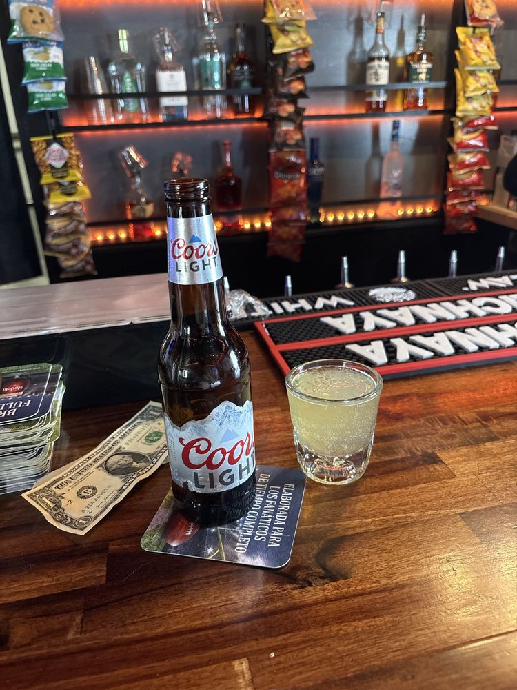Drifters Dive Bar Image