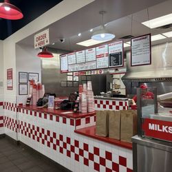Five Guys - The order bar ...