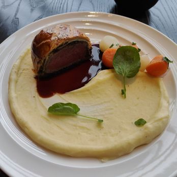 Gordon Ramsay Hell's Kitchen - Beef Wellington (Petite) - Desserts Near Me - Washington, DC, District of Columbia