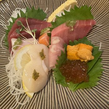 Hayatobi Sushi - Sashimi Deluxe Plate - Sushi Bars Near Me - San Gabriel, California