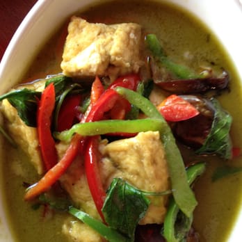 Sumittra Thai Cuisine - Gang Keow Wahn - Green curry with eggplant, pepper and basil - Thai Near Me - Frederick, Maryland Sumittra Thai Cuisine - Gang Keow Wahn - Green curry with eggplant, pepper and basil - Thai Near Me - Frederick, Maryland