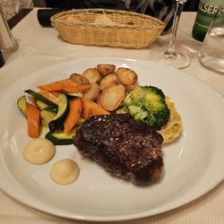 Restaurant des Antiquaires - Pork milanese.