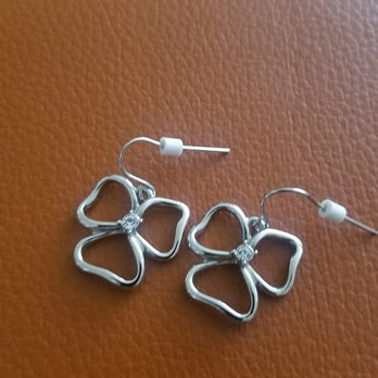 Erwin Pearl - Silver with diamond accent #birthdayforme Always have great earrings! - Jewelry Near Me - Sacramento, California Erwin Pearl - Silver with diamond accent #birthdayforme Always have great earrings! - Jewelry Near Me - Sacramento, California