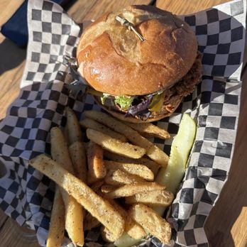 Summit House Restaurant - Fried chicken burger - American Near Me - Enumclaw, Washington Summit House Restaurant - Fried chicken burger - American Near Me - Enumclaw, Washington