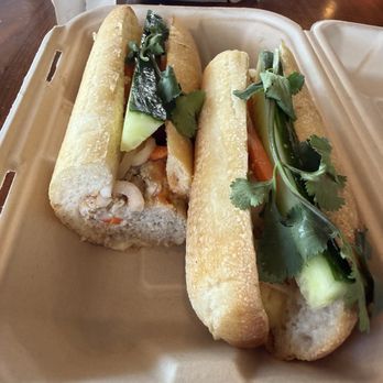 La Tour Cafe - Cafes Near Me - Honolulu, Hawaii