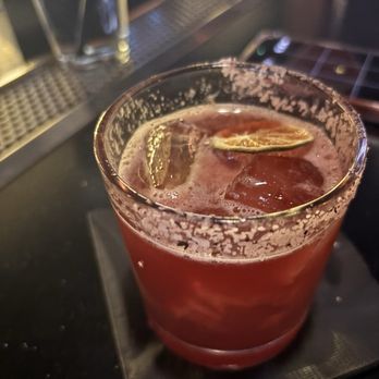 Butler's Easy - Cocktail Bars Near Me - Phoenix, Arizona