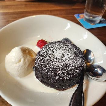 Yard House - Lava cake - New American Near Me - Indianapolis, Indiana Yard House - Lava cake - New American Near Me - Indianapolis, Indiana