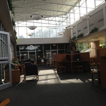 Niceville Public Library - The teen space/art area - Libraries Near Me - Niceville, Florida