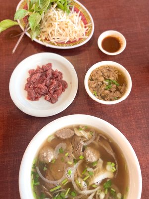 Phở A Hùng by Night by null