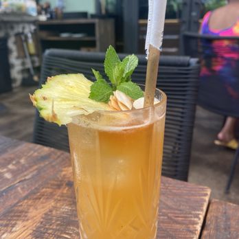 Le Chick - Drink - Cocktail Bars Near Me - Miami, Florida Le Chick - Drink - Cocktail Bars Near Me - Miami, Florida