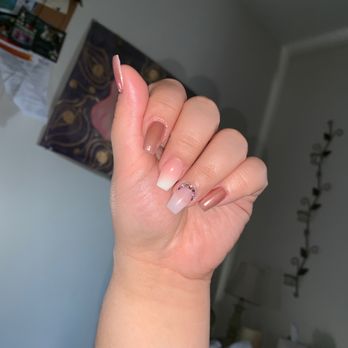Love Nails - Coffin Tip ombré & rose gold w/jewels - Nail Technicians Near Me - Chino, California